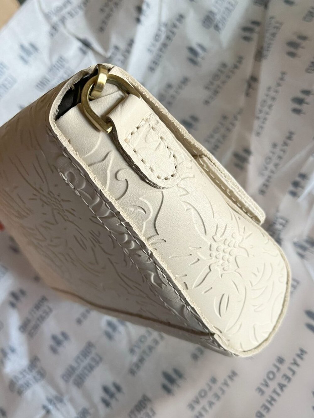 Portland Leather metro crossbody in floral Jasmine NWT - Picture 4 of 7